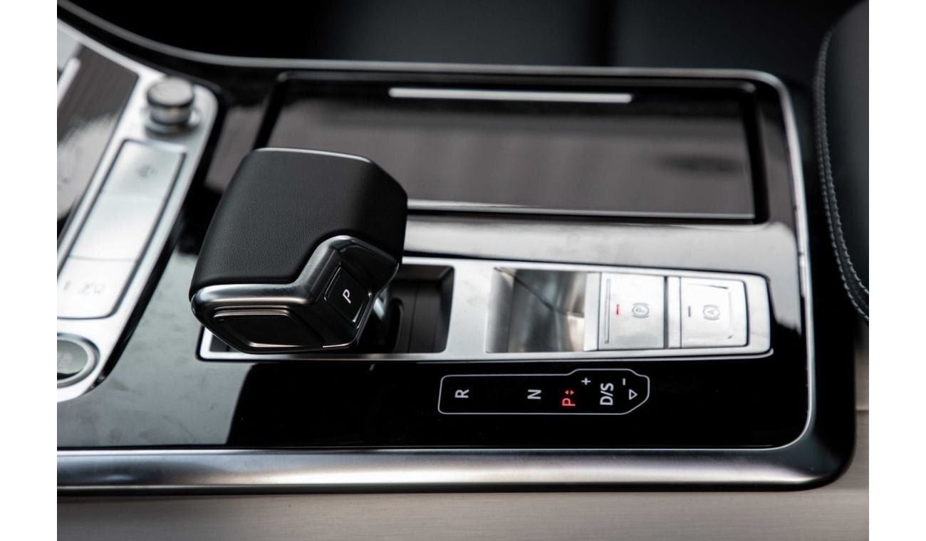 Audi Q7 55 TFSI quattro S-Line 3.0L 4,896 P.M  | Q7 S-Line | 0% Downpayment | Perfect Condition!