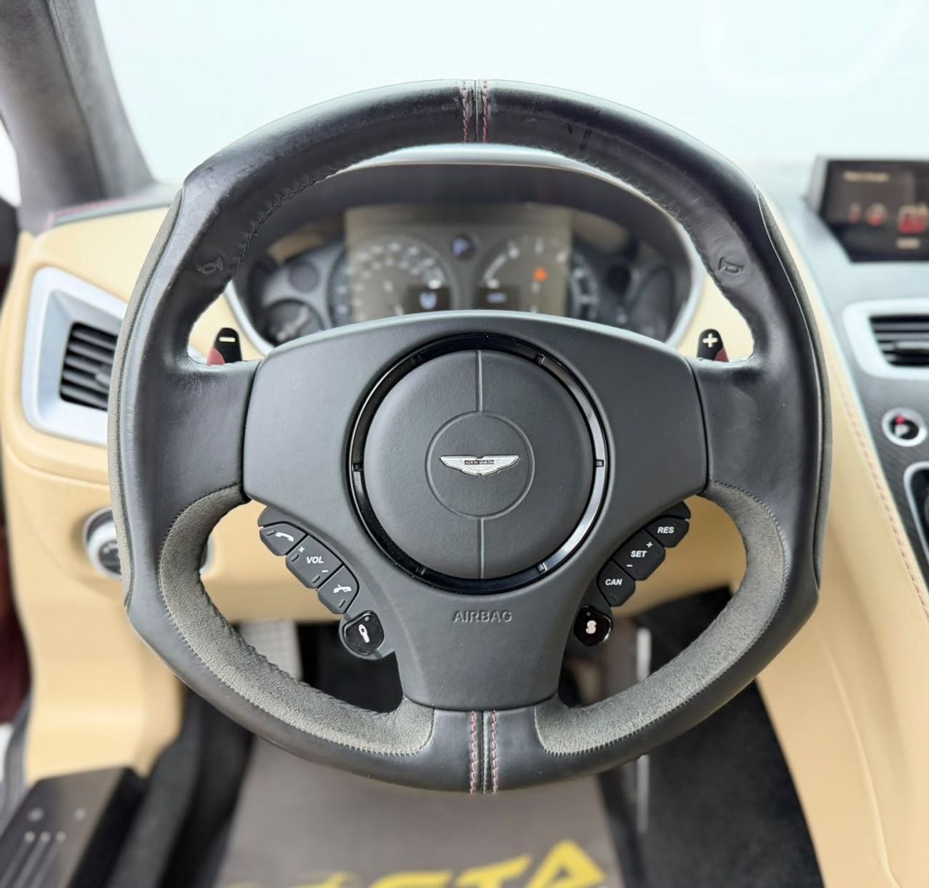 Aston Martin Vanquish STANDARD