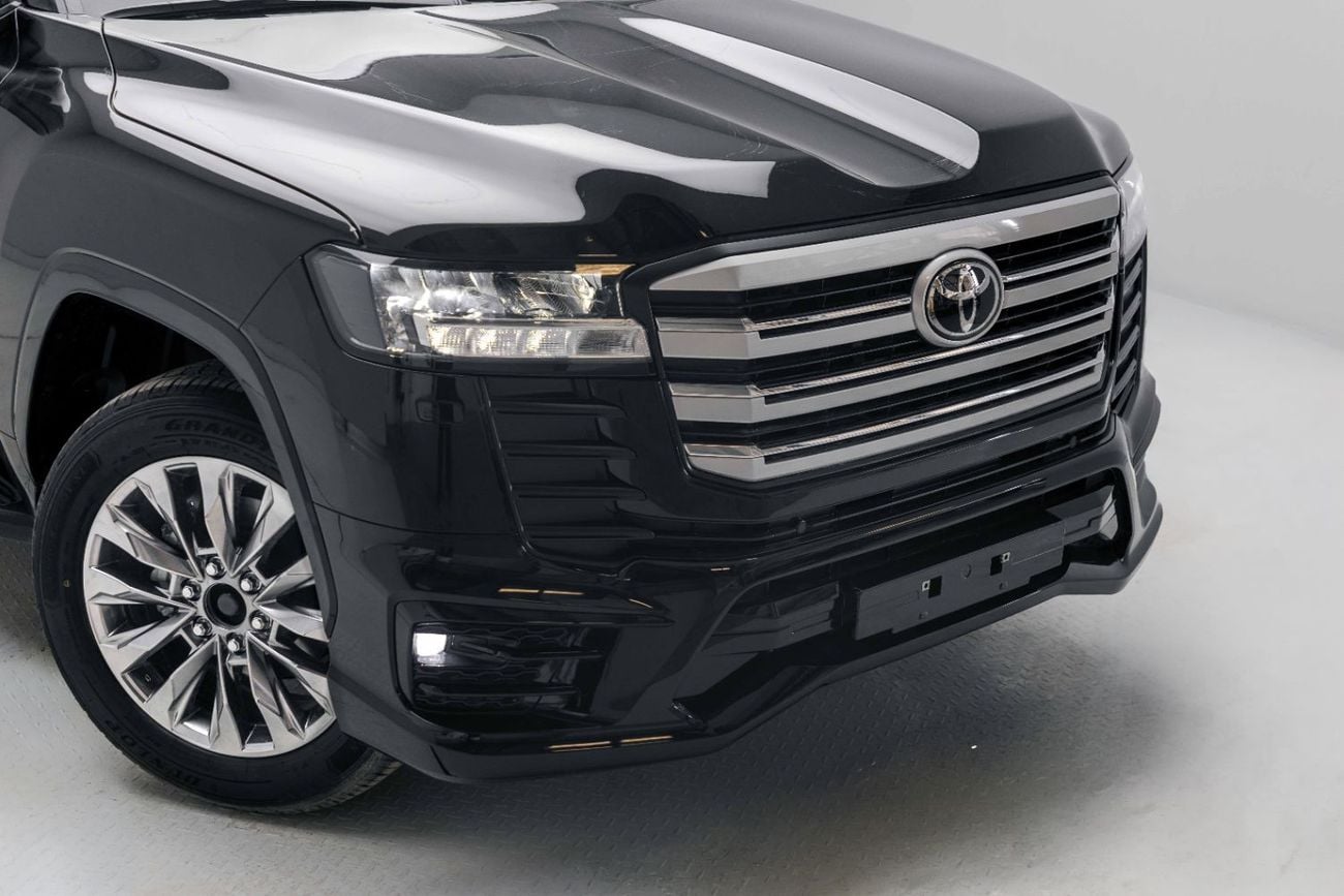 تويوتا لاند كروزر GXR 4.0L - Attitude Black Inside Beige | Export Only