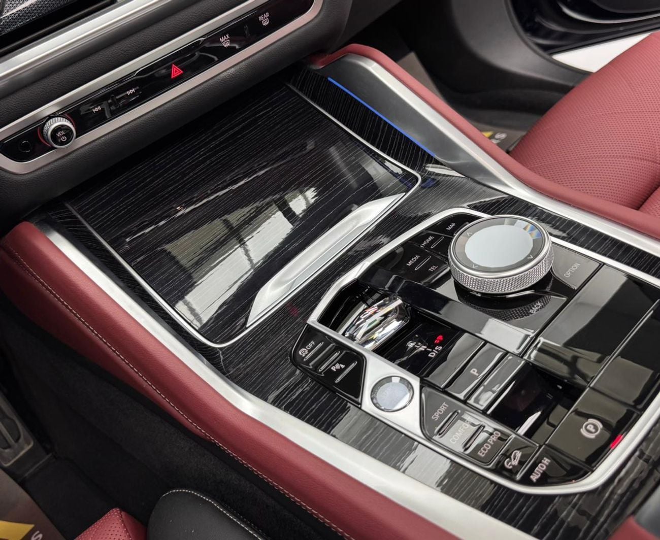 بي أم دبليو X6 40i M Sport 3.0L 2025 BMW X6 xDrive40i M-Sport, 2029 BMW Warranty and Service Pack, BMW Service Hist