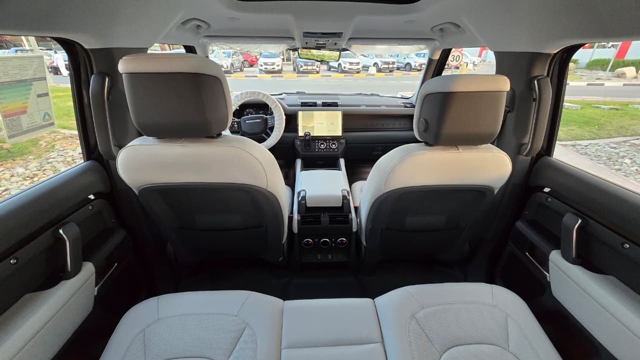 لاند روفر ديفندر land Rover Defender P400 2026