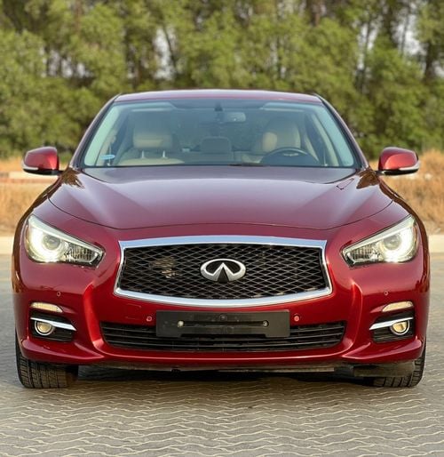 Infiniti Q50 Premium