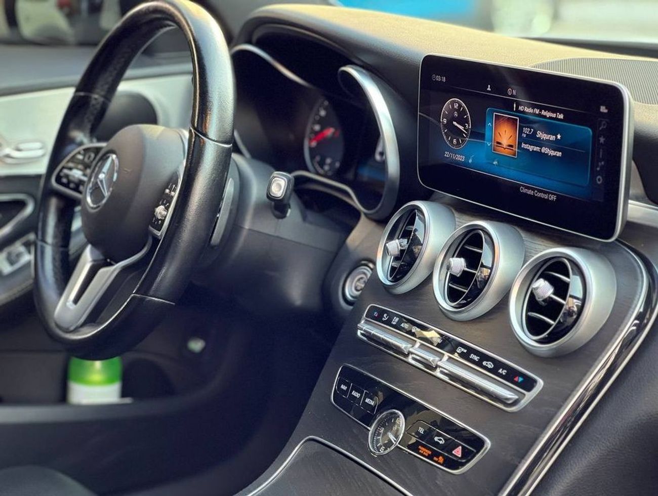 Mercedes-Benz C 300 Luxury 2.0L // 2019 //  High Option With AMG Kit ,  Sunroof , Car Play , Very Good Condition