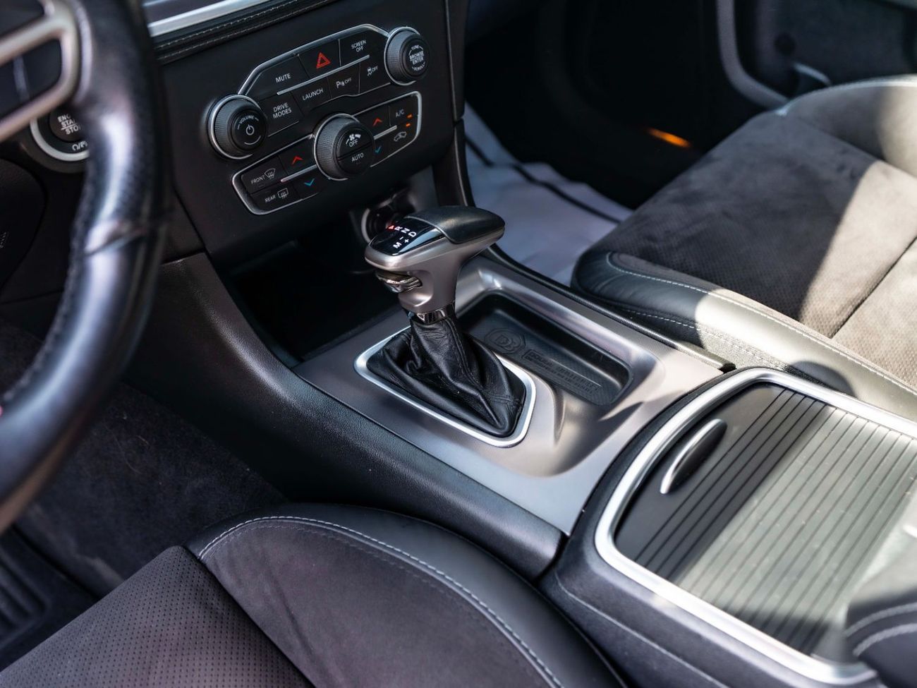 Dodge Charger R/T Mid 5.7L