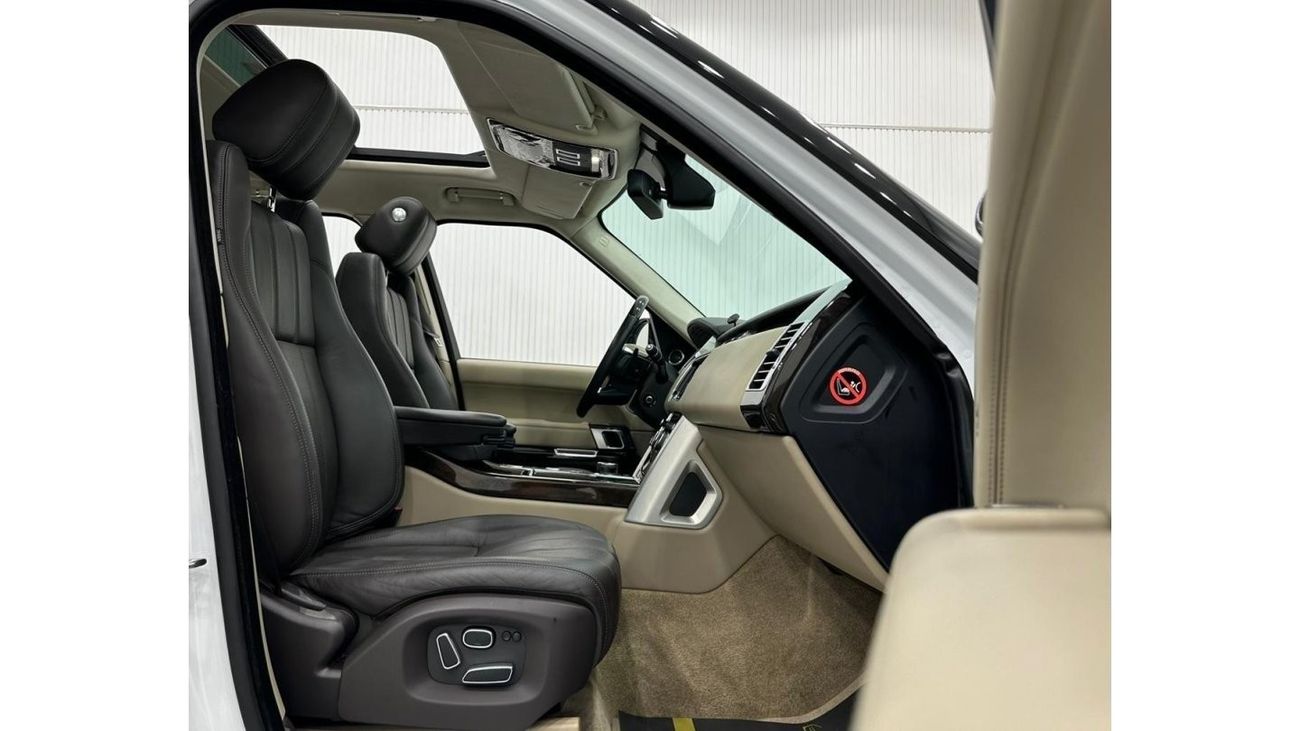 Land Rover Range Rover 2015 Range Rover Vogue SE Supercharged, Service History, Low Kms, Excellent Condition, GCC