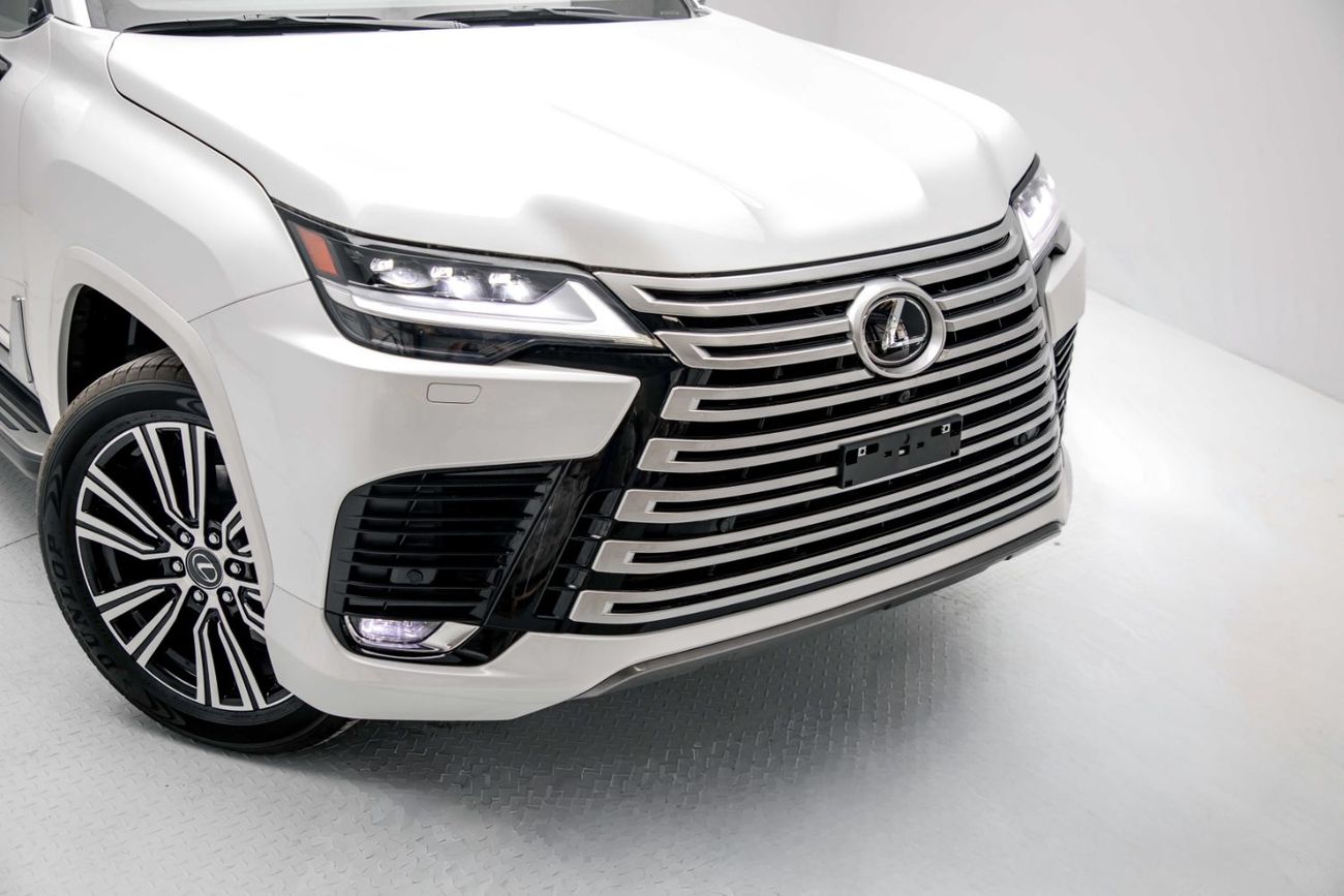 لكزس LX 600 Signature 3.5L - Sonic Quartz Inside Red | Export Only