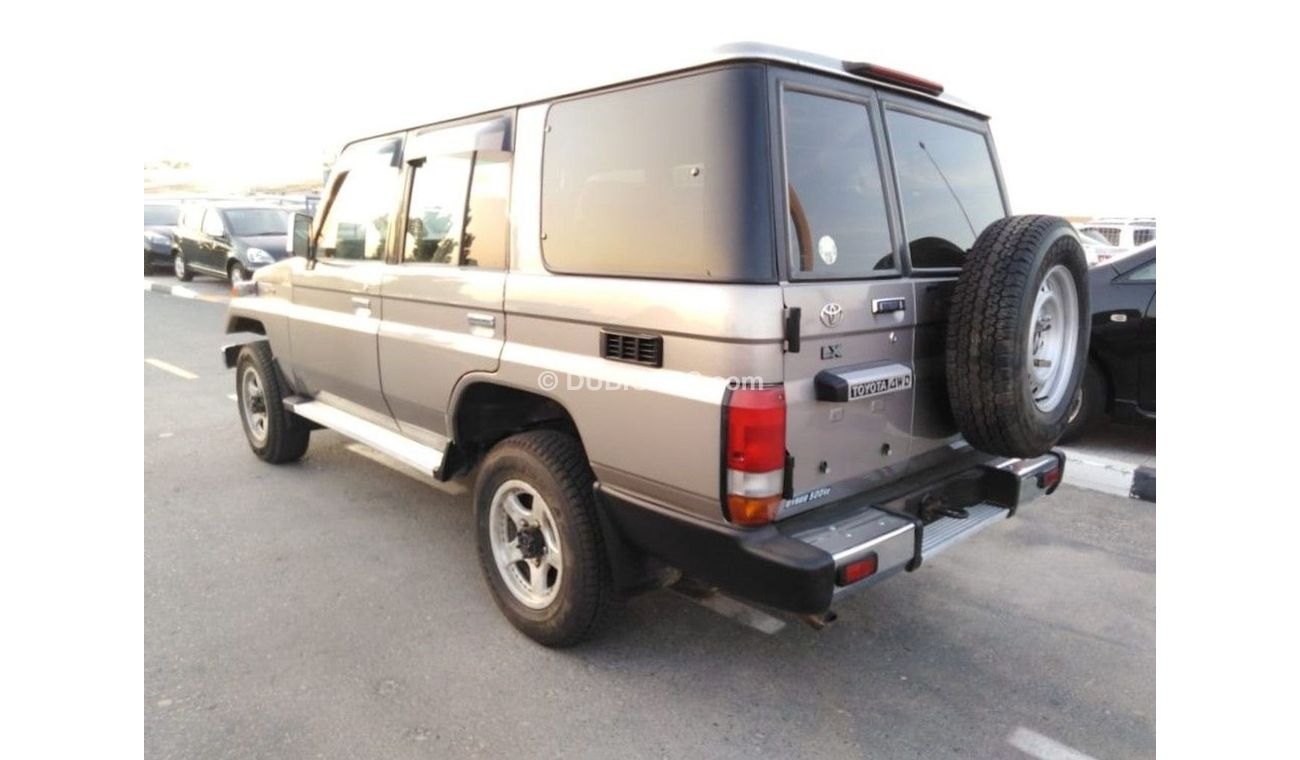 تويوتا لاند كروزر Toyota land cruiser lx 2002 Right hand drive 4wd (Export only)