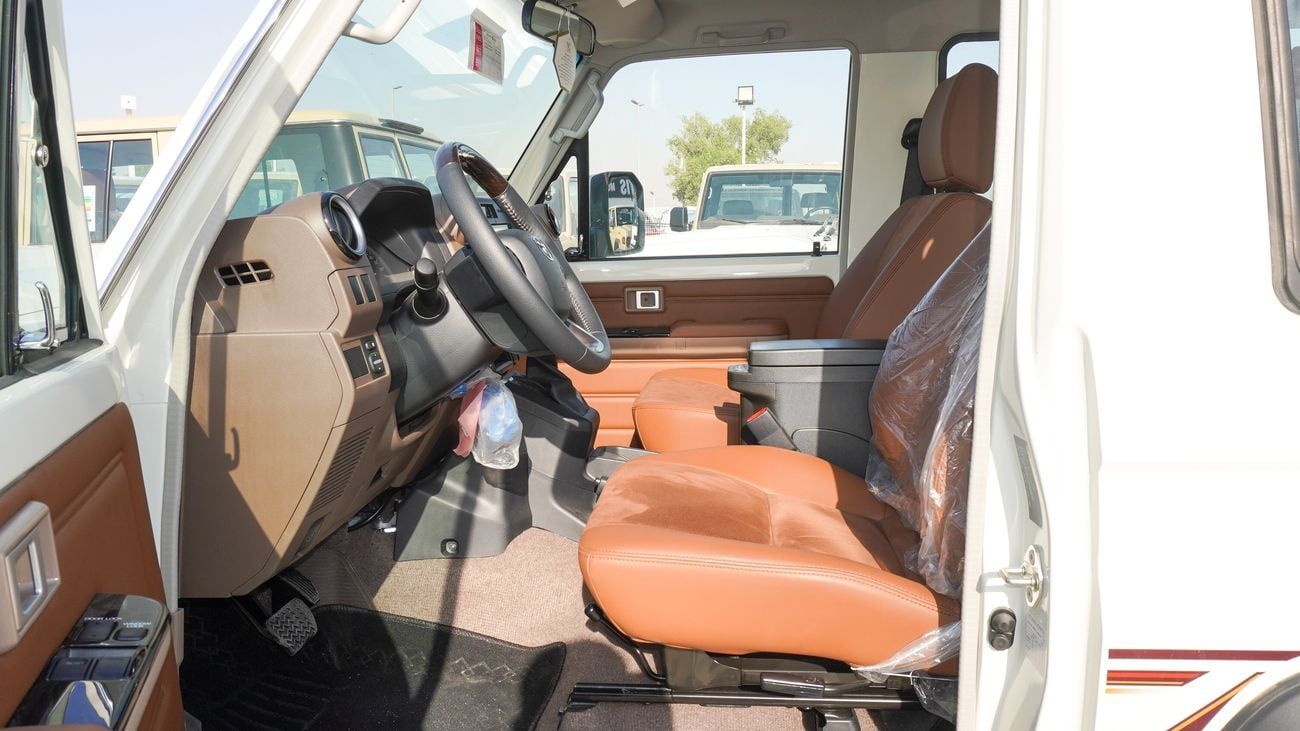 Toyota Land Cruiser 70 LX 4.0L V6 A/T