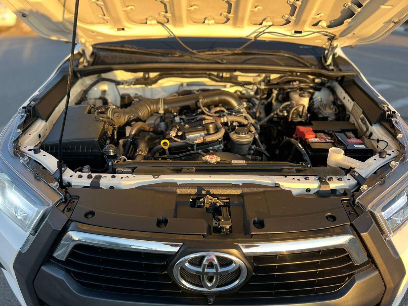 تويوتا هيلوكس 2019 Toyota Hilux GL Advanture Modified - 2.7L V4 - AWD 4x4- 360* CAM - Push Start - Patrol -