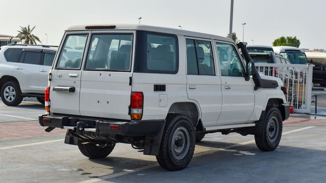 تويوتا لاند كروزر 70 Toyota Land Cruiser Hardtop 5Door 4.2L Manual- 2025 Model