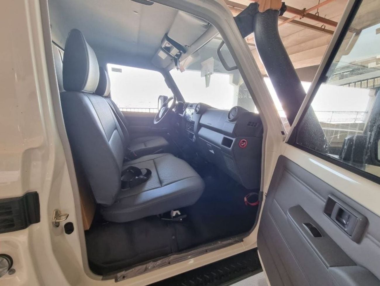 تويوتا لاند كروزر بيك آب SINGLE CABIN DIESEL 6 CYLINDERS MANUAL