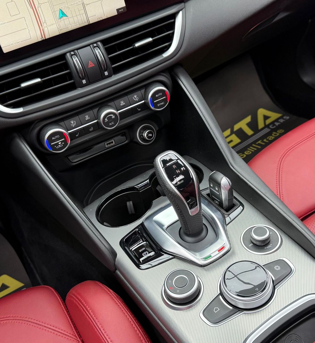 ألفا روميو جوليا 2024 Alfa Romeo Giulia Veloce Q2 MCA, 2028 Agency Warranty  Service Contract, Agency FSH, GCC