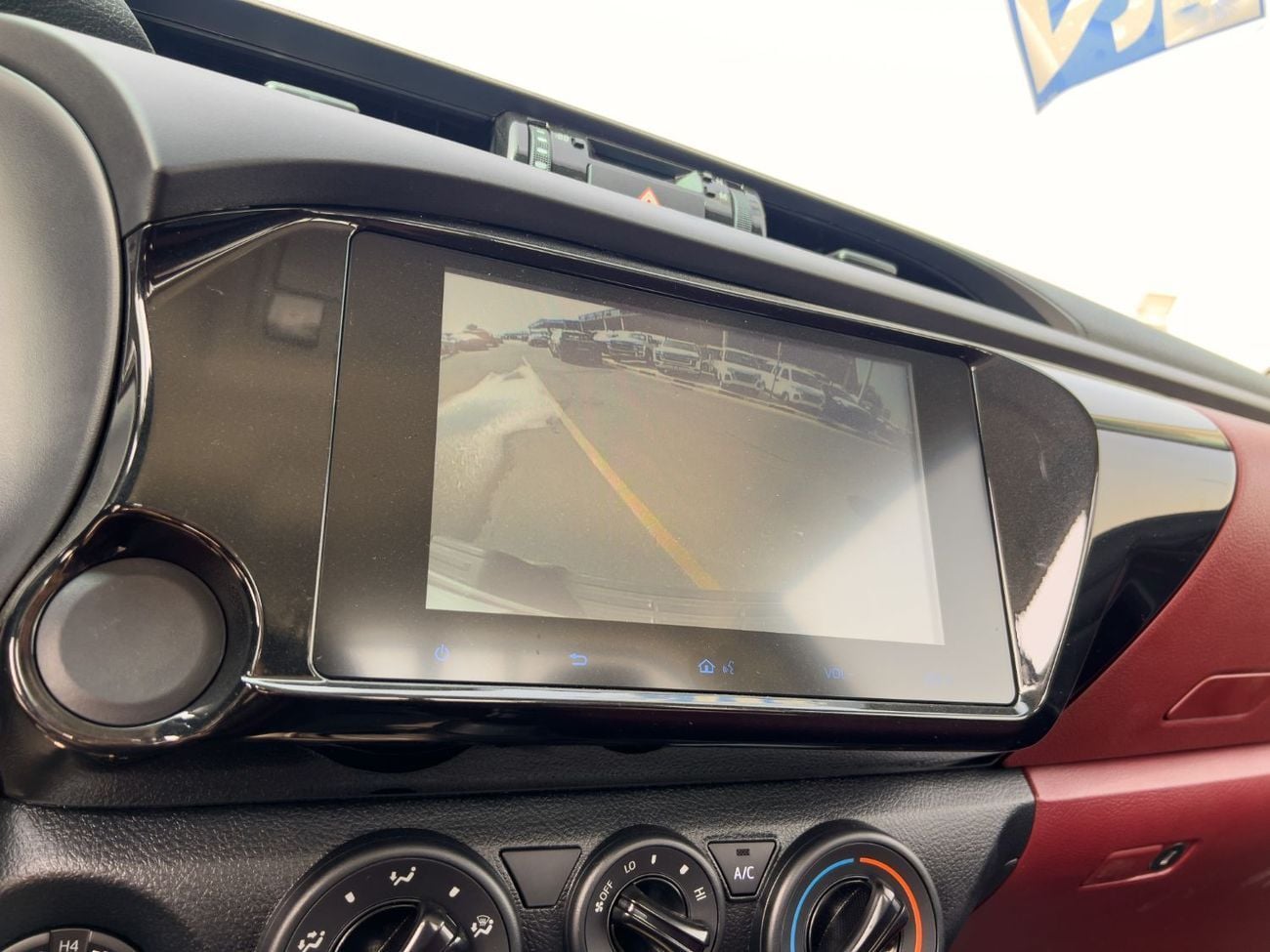 Toyota Hilux EXPORT ONLY - Hilux GL 2.4L 4x4 Without Differential Lock