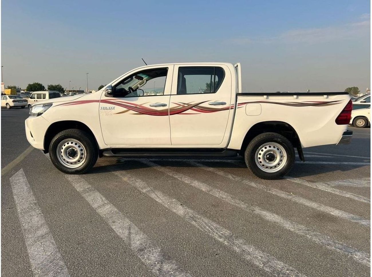تويوتا هيلوكس 2021 TOYOTA HILUX 2.8L V4 **DIESEL** MANUAL TRANSMISSION  + POWER WINDOW + 4X4  - DOUBLE CABIN - wit