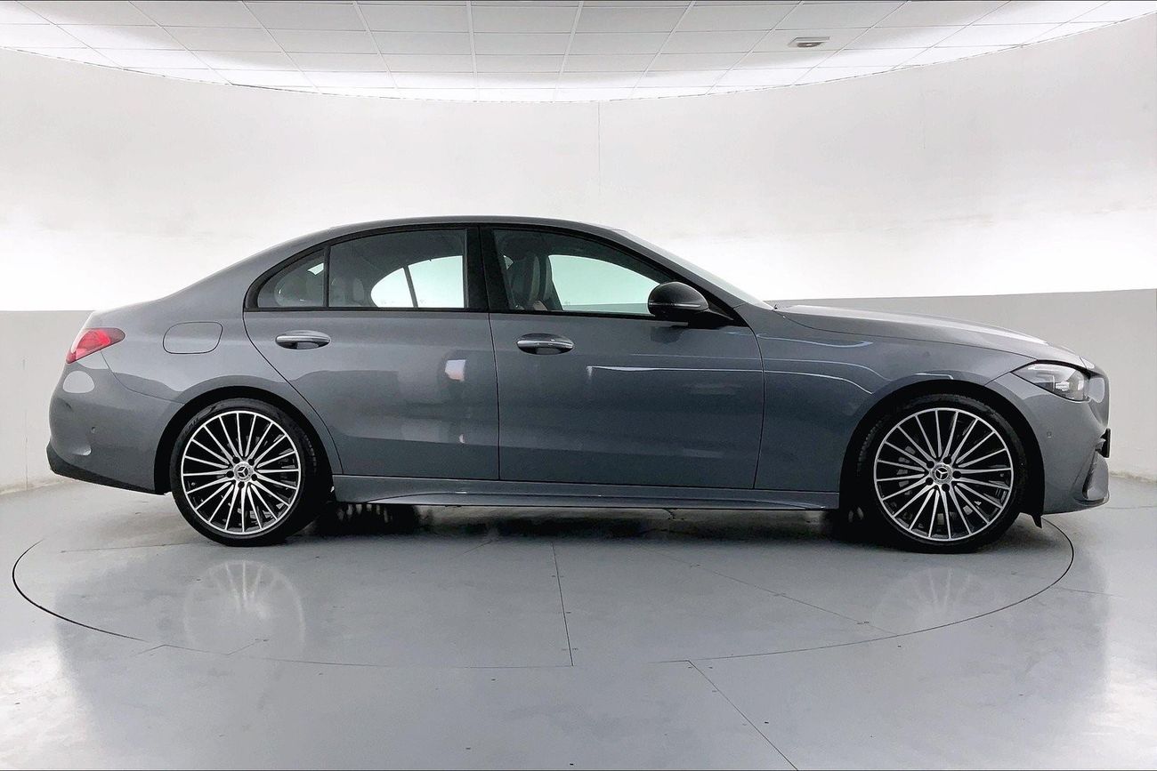 مرسيدس بنز C 200 Premium + (AMG Line) | سنة ضمان مجانية | خالية من أضرار الفيضانات