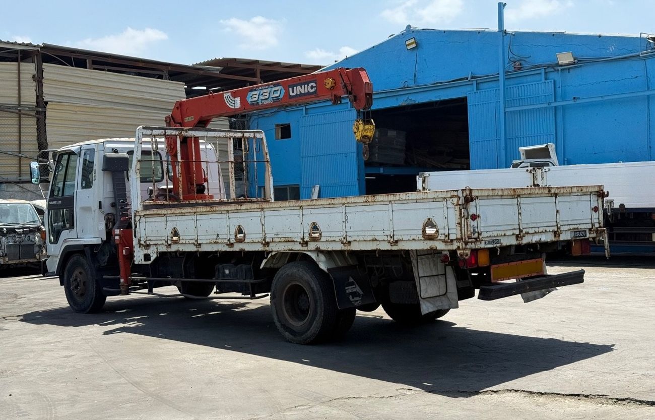 Isuzu Forward Unic Crane 330