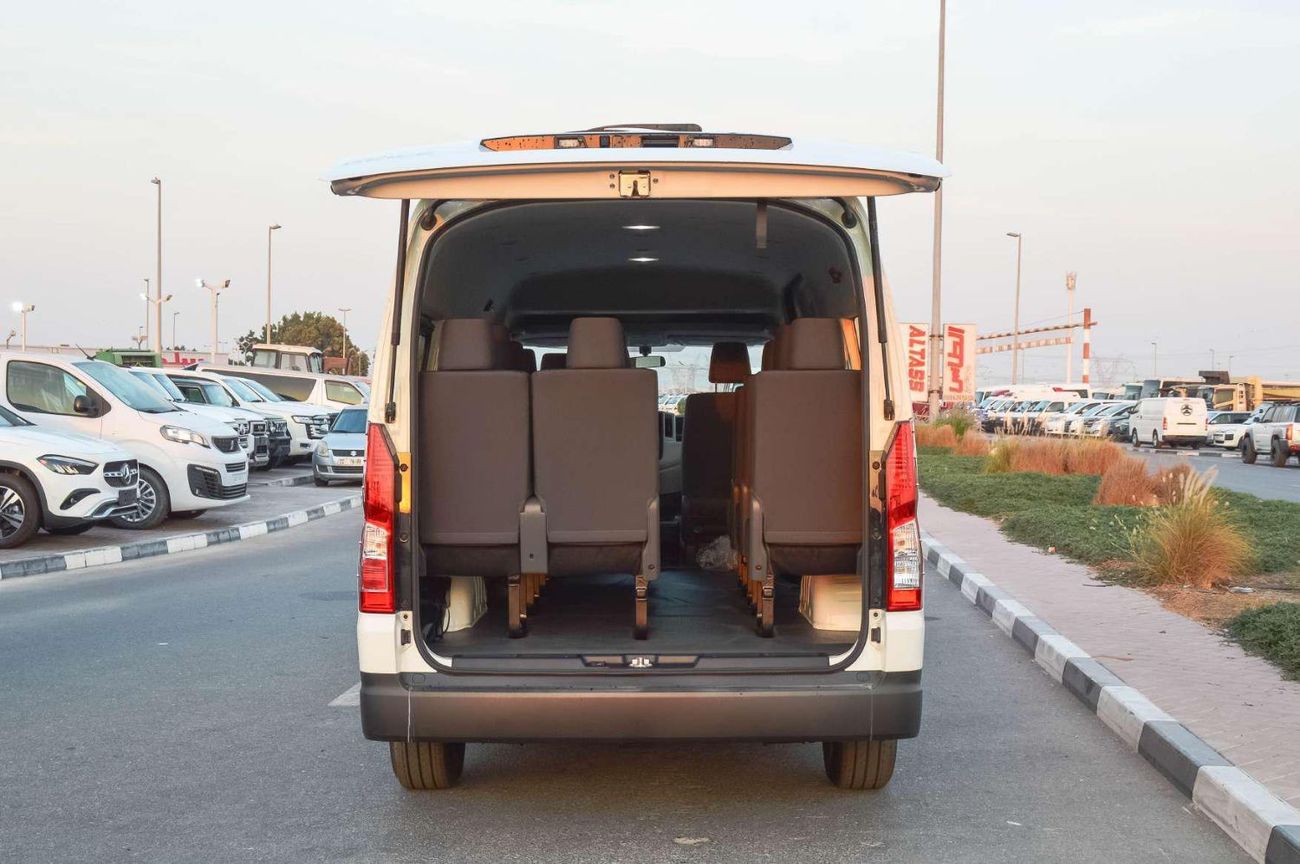 Toyota Hiace TOYOTA HIACE 2.8L FWD DIESEL MINIVAN 2026