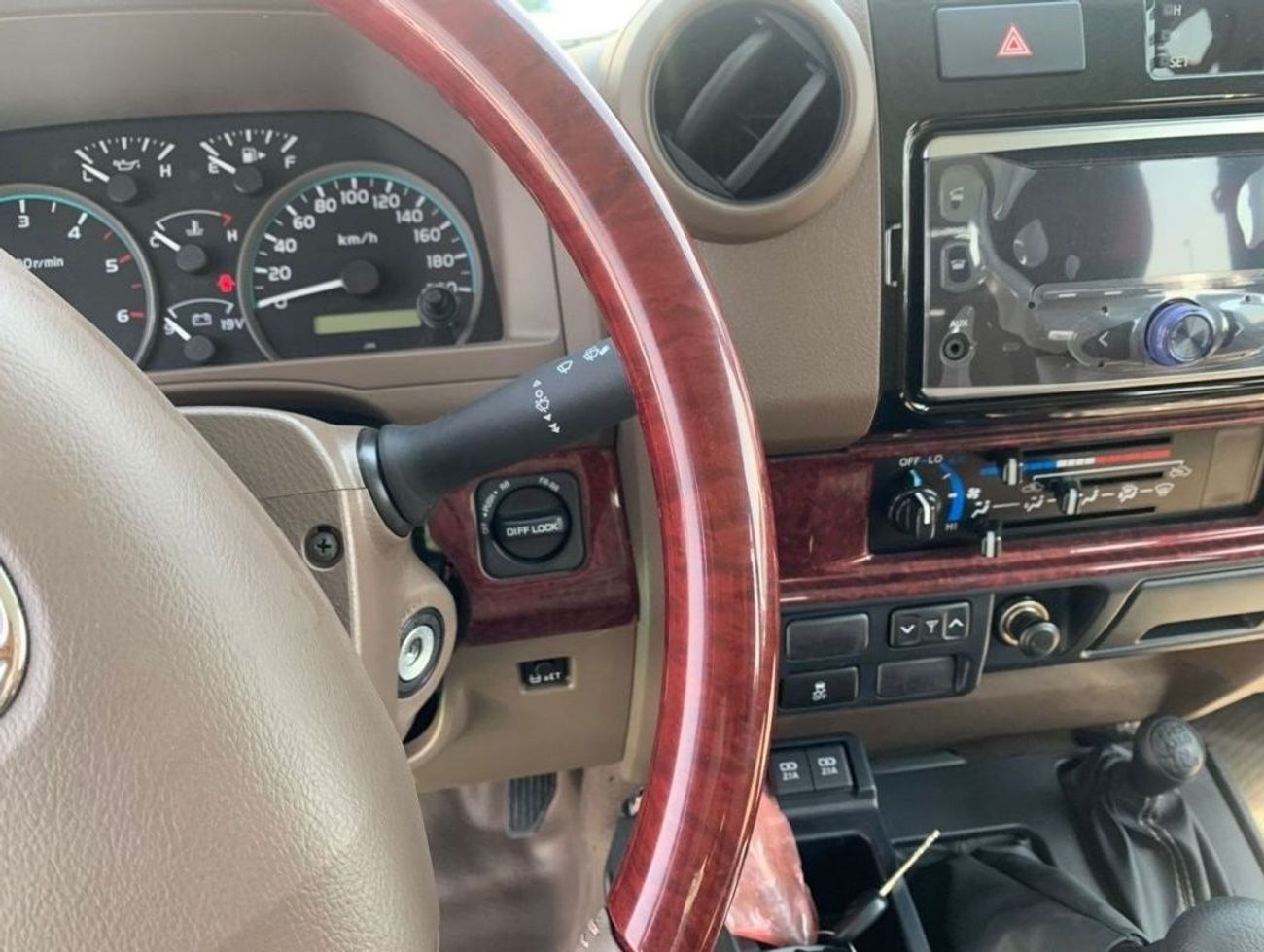 تويوتا لاند كروزر بيك آب 2023 Toyota Land Cruiser Pickup 4.5L V8 Diesel with difflock Manual Zero KM