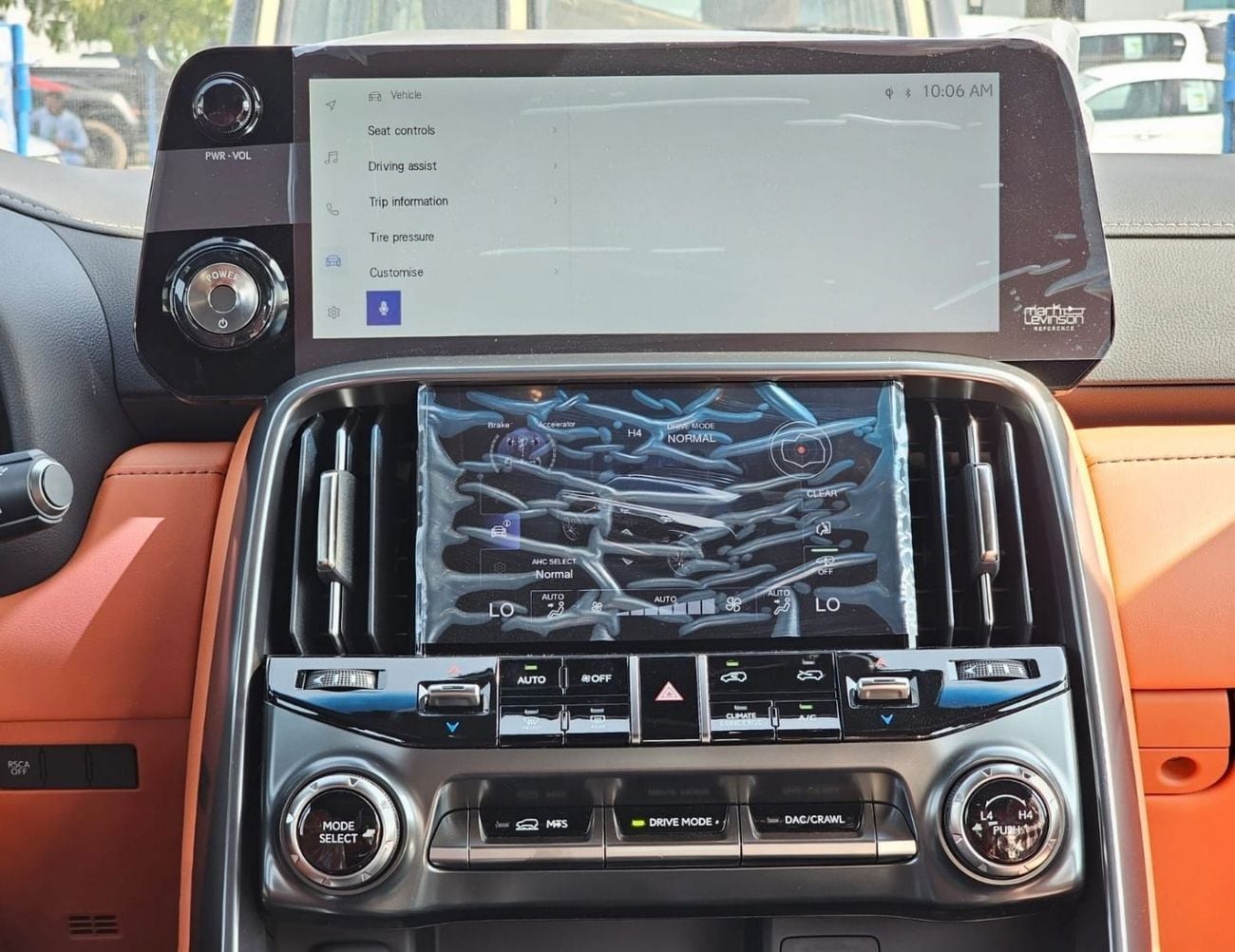لكزس LX 700h VIP لكزس LX700 بمقاعد هجينة || كاملة المواصفات | بنزين، محرك V6 سعة 3.5 لتر، دفع رباعي (الرمز L7V) أسود،