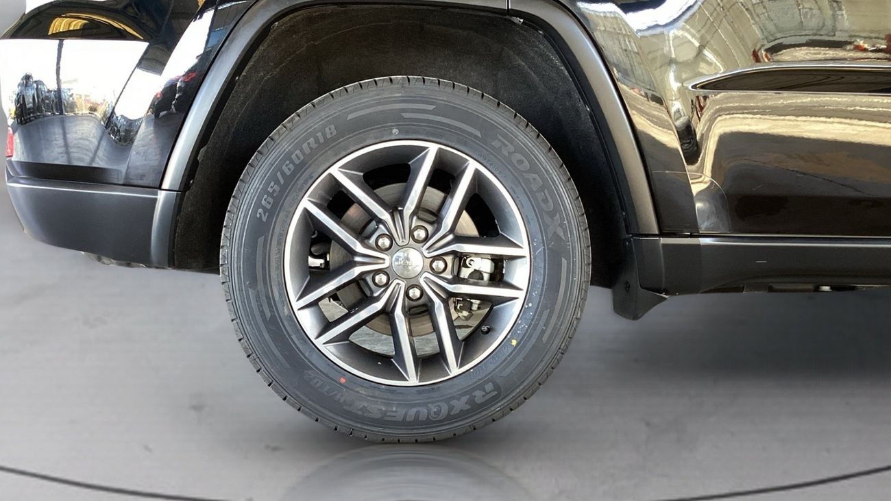جيب جراند شيروكي 3.6 LIMITED 4WD AUTO | شامل الضمان | 0 ﺪﻔﻋﺓ ﺃﻮﻟﻯ