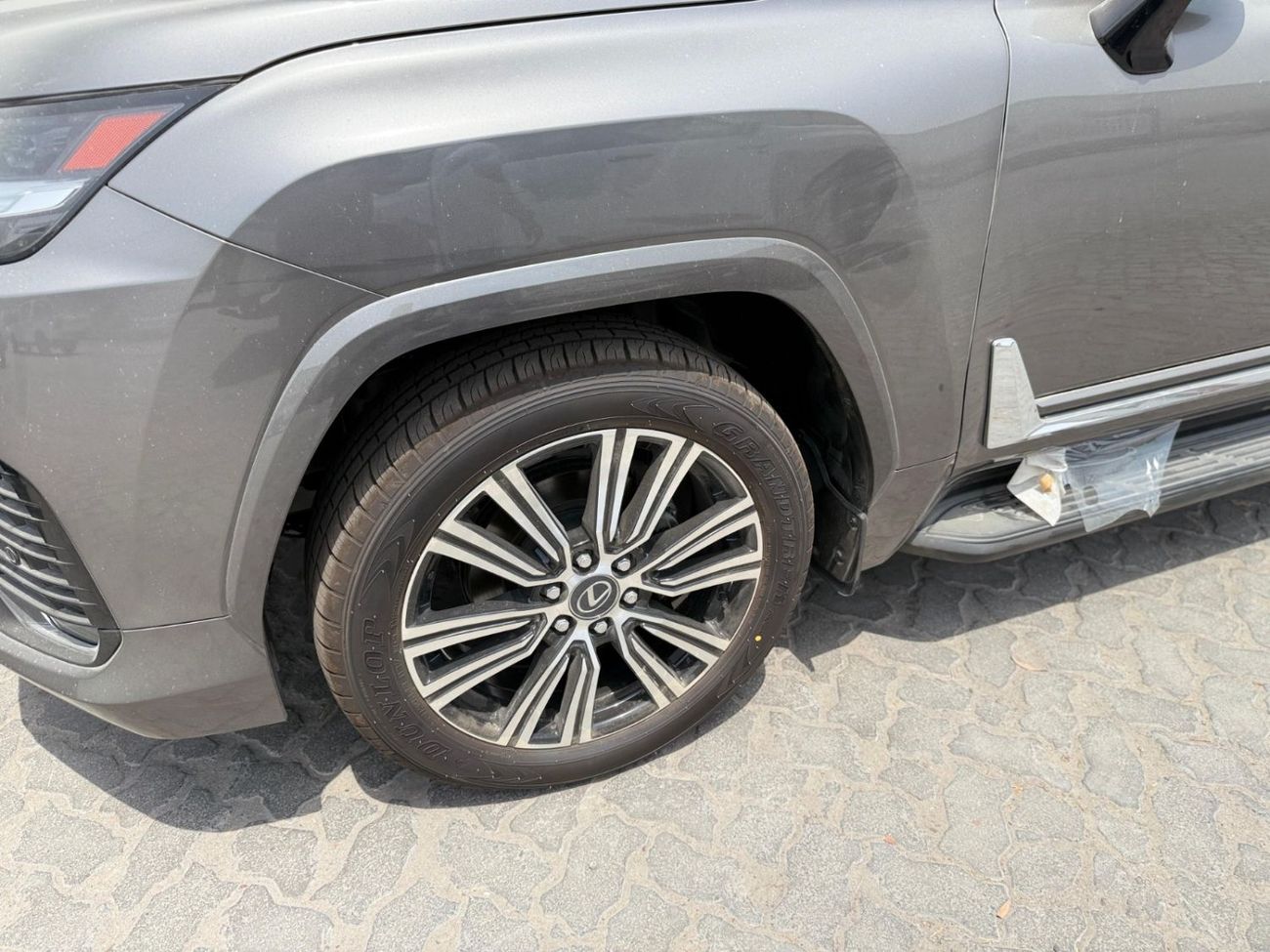 Lexus LX 700h Signature