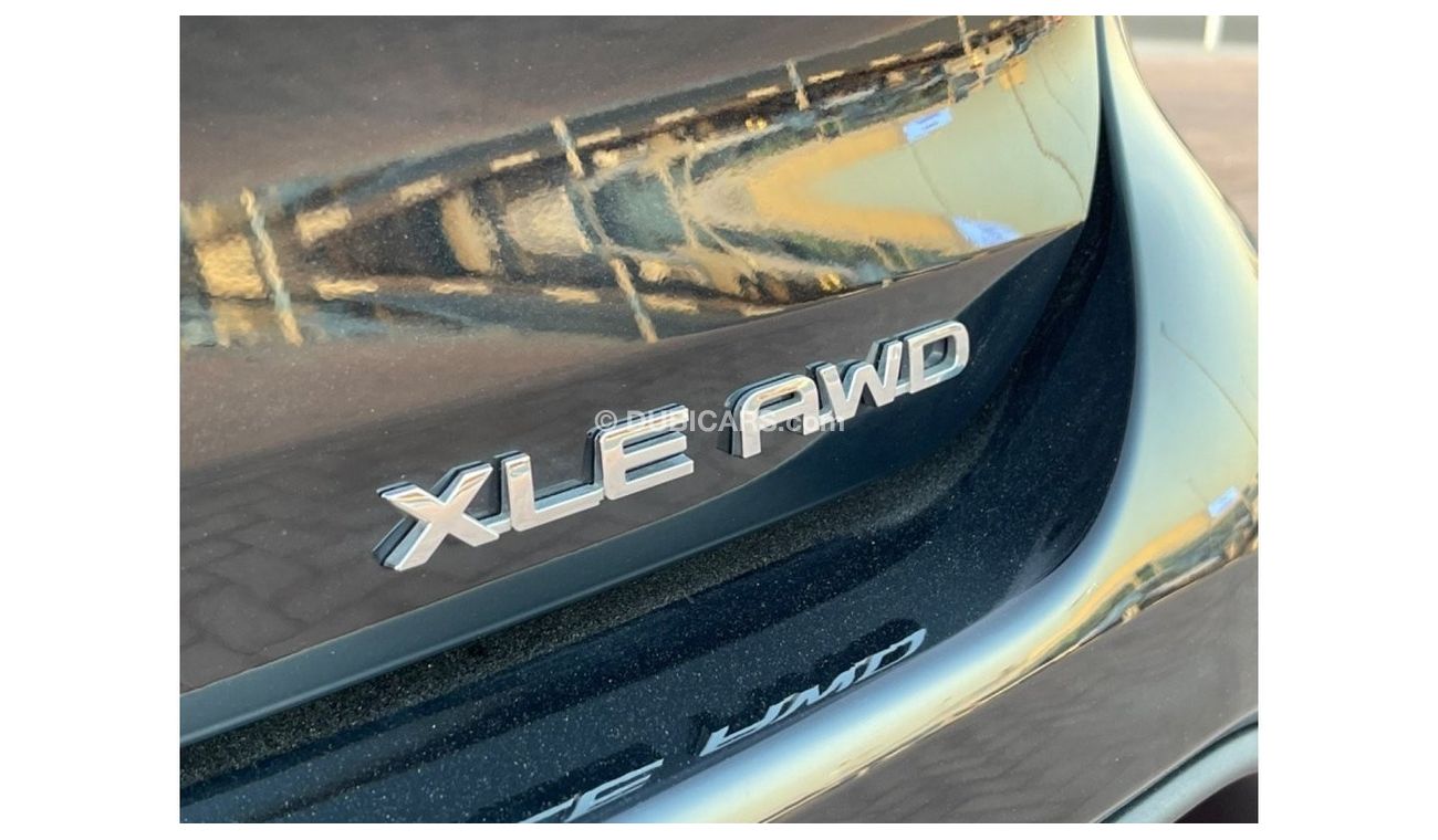 Toyota Highlander 2022 TOYOTA HIGHLANDER XLE 4x4 IMPORTED FROM USA