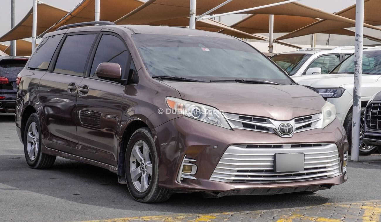 Toyota Sienna LE