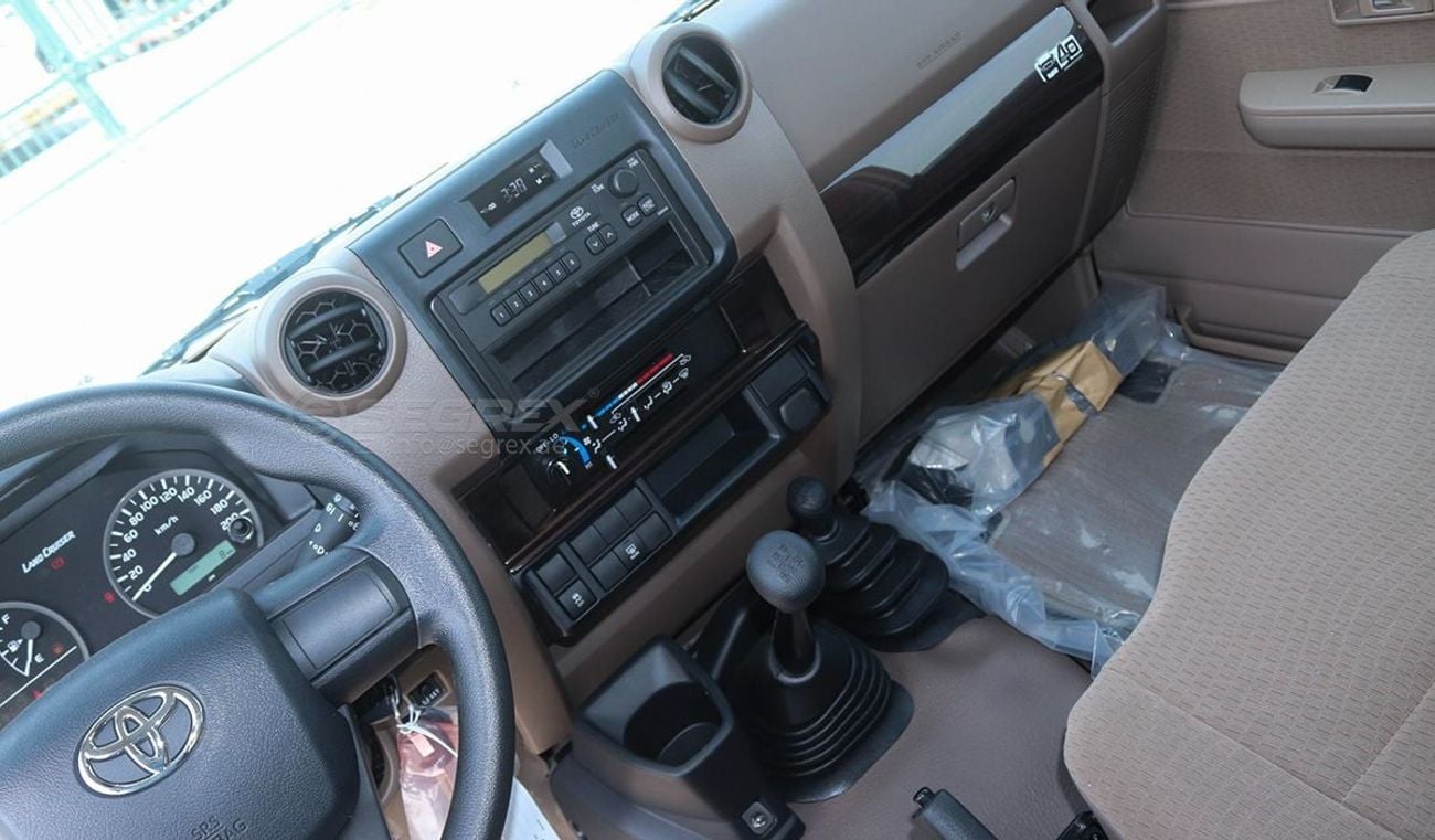Toyota Land Cruiser 70 Hardtop LC71 . 4.0L . Petrol . 4WD . 5-Speed Manual . 7 Seats . 3 Doors For Export