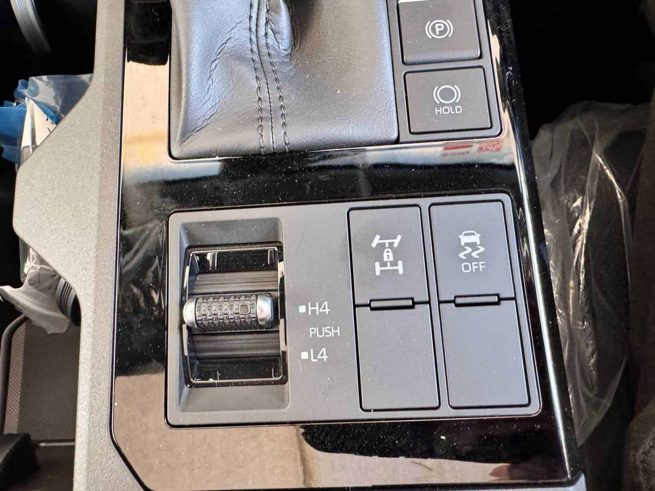 تويوتا برادو 2025 PRADO RIGHT HAND DRIVE AR- HIGH 2.8L DIESEL 0KM