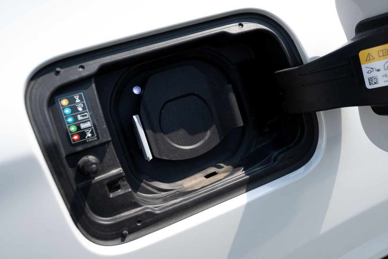 بي أم دبليو iX3 BMW iX3 Leading 2025 Black