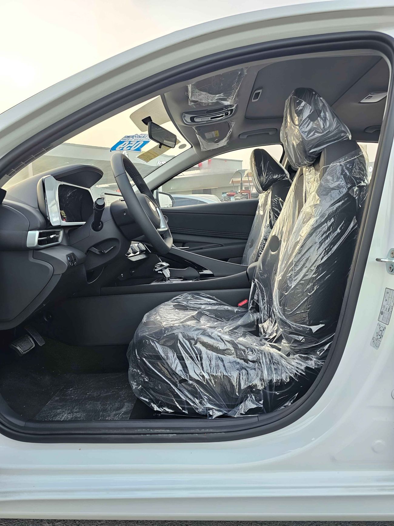 هيونداي إلانترا ELITE / 1.5L PETROL, SUNROOF WITH LEATHER, CHINESE SPCES (CODE# 68038)