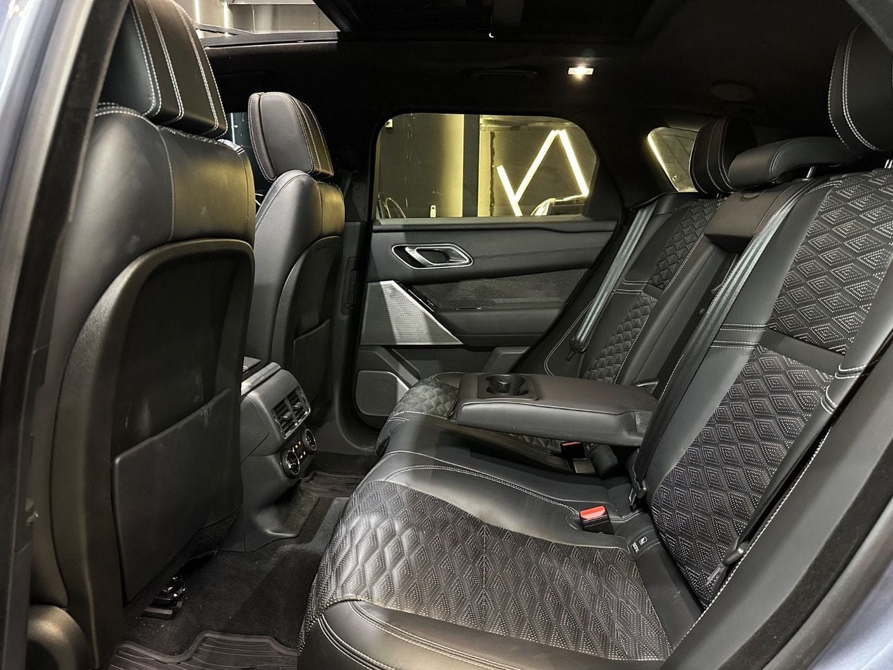 Land Rover Range Rover Velar SVAutobiography Dynamic 5.0L RANGE ROVER SV Autobiography Dynamic V8 | 2020 | VERY GOOD CONDITIONS