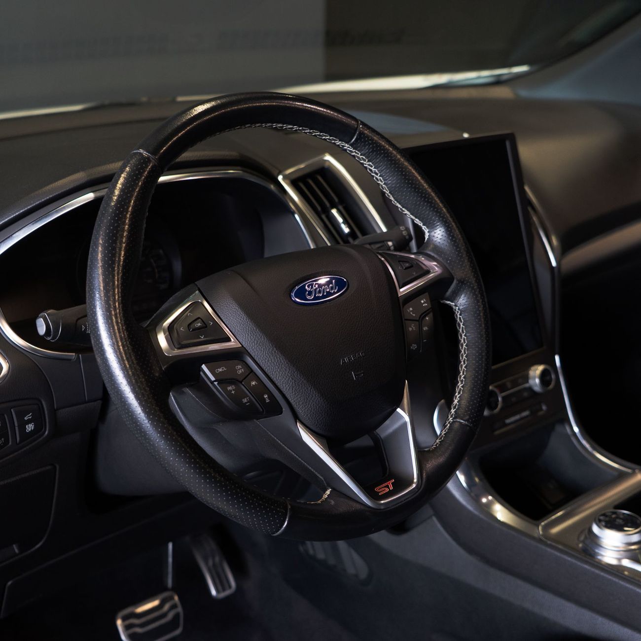 Ford Edge ST AED 1,724 pm  • 0% Downpayment • Ford Edge ST • 1 Year Warranty