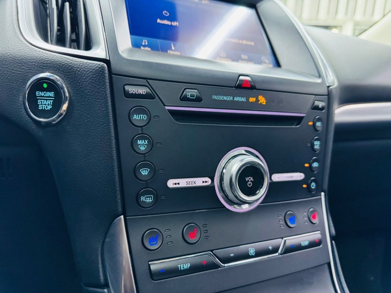 Ford Edge GCC .. FSH .. Original paint .. warranty .. Service .. AWD .. Titanium .