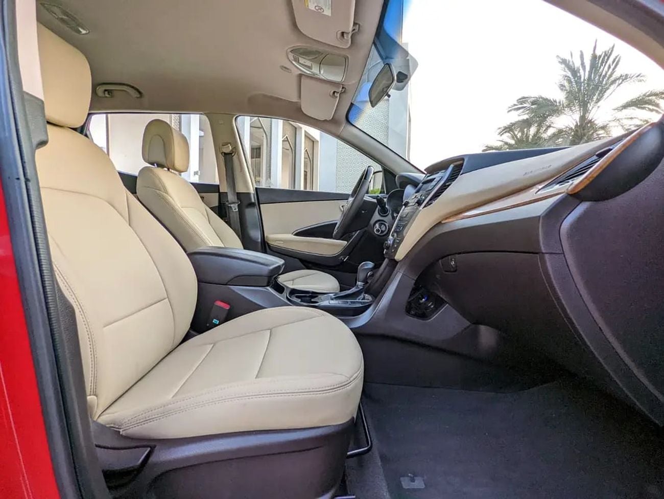 هيونداي سانتا في GCC Mint Condition With Beige Interior Super 7 Seater Family SUV