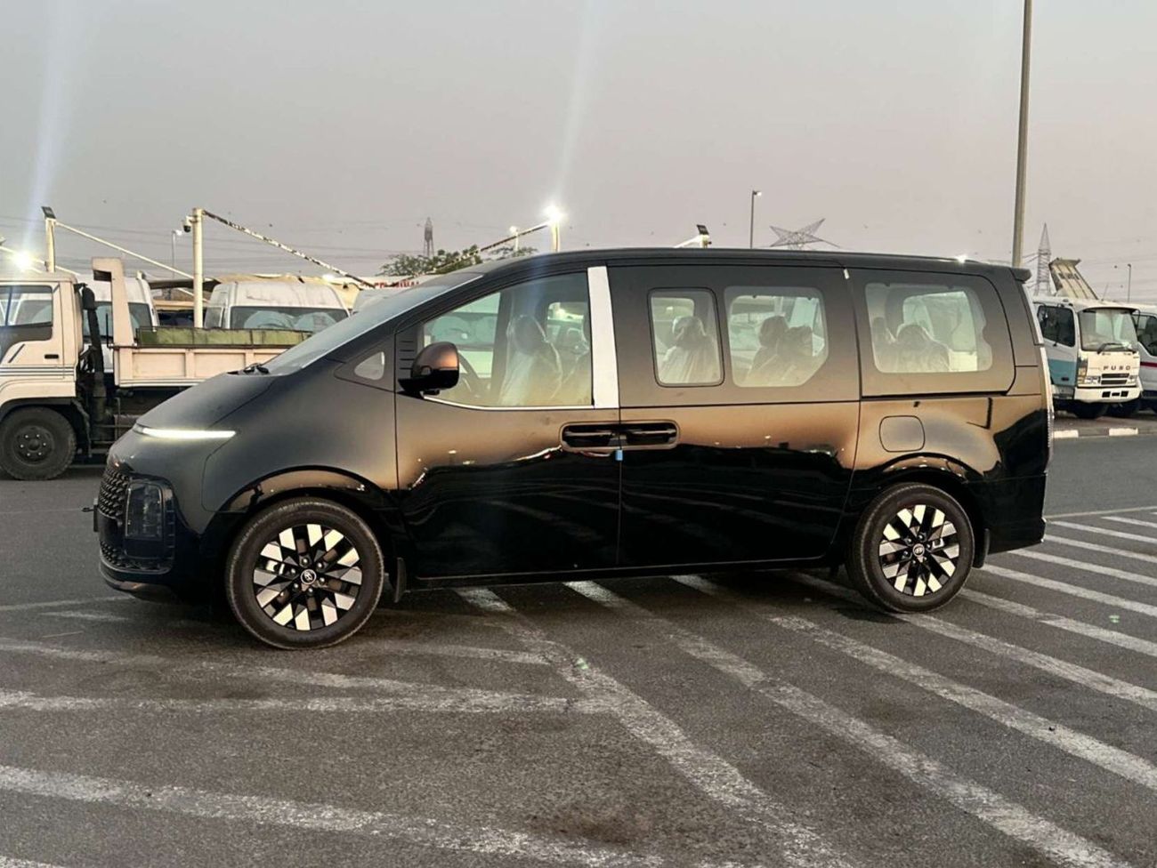 Hyundai Staria HYUNDAI STARIA 2.2L 4WD DIESEL MINIVAN 2025