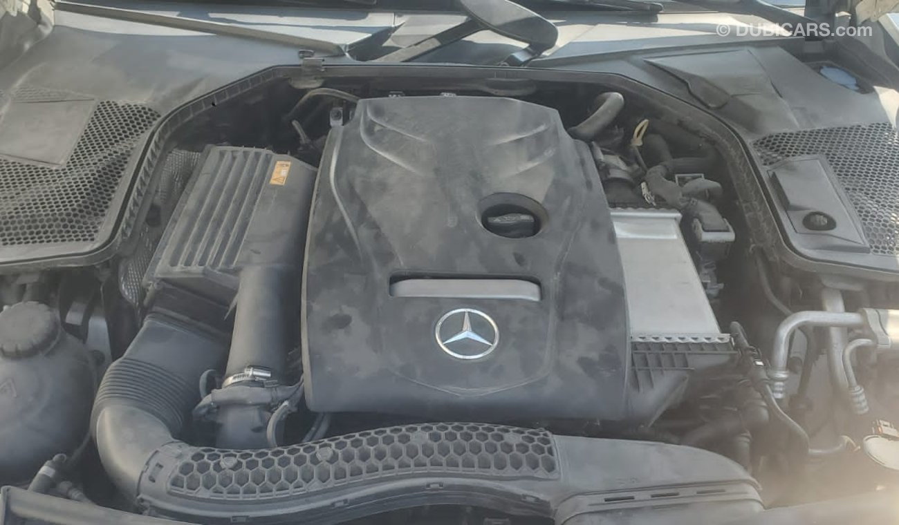 Mercedes-Benz C200 2018 2.0L -