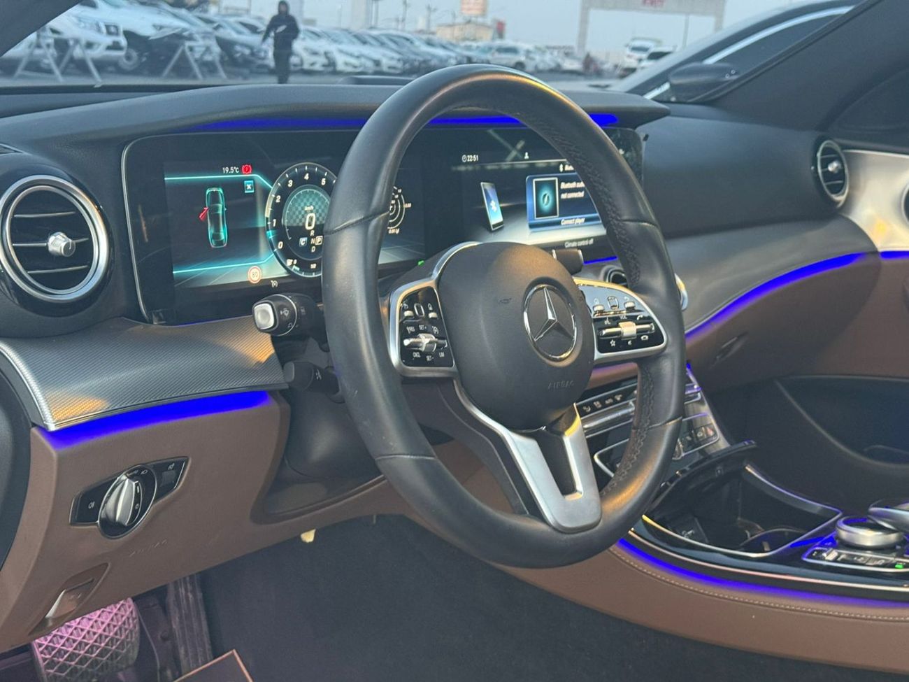 مرسيدس بنز E300 Premium + 2.0L