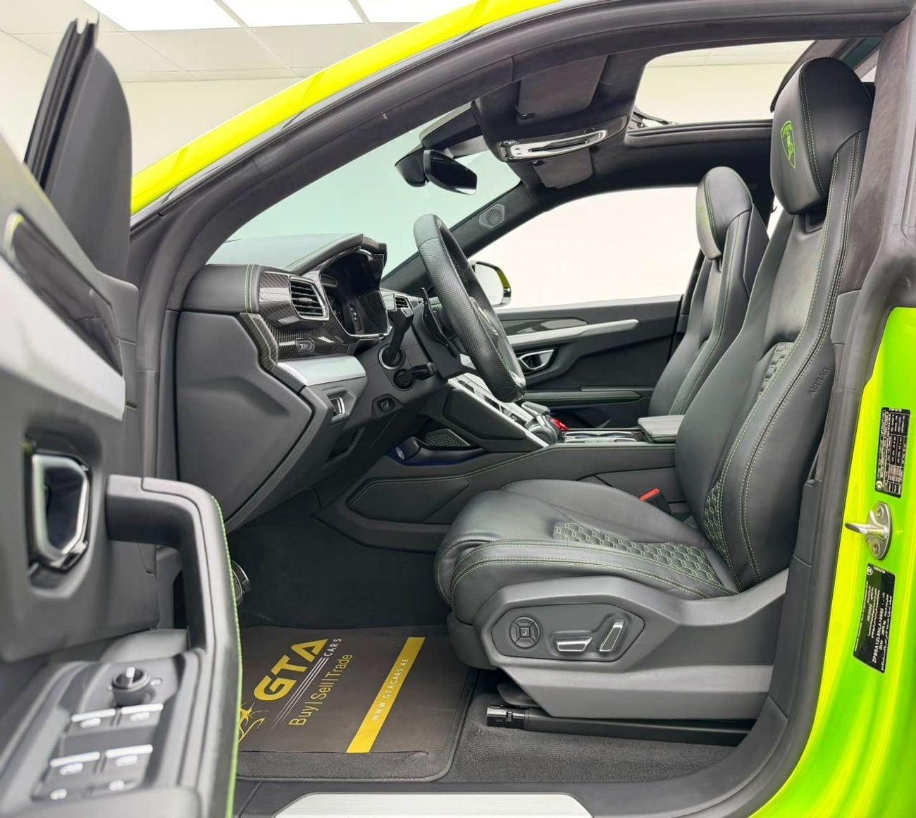 Lamborghini Urus STD 2022 Lamborghini Urus, Oct/2026 Lamborghini Warranty, Full Lamborghini Service History, GCC