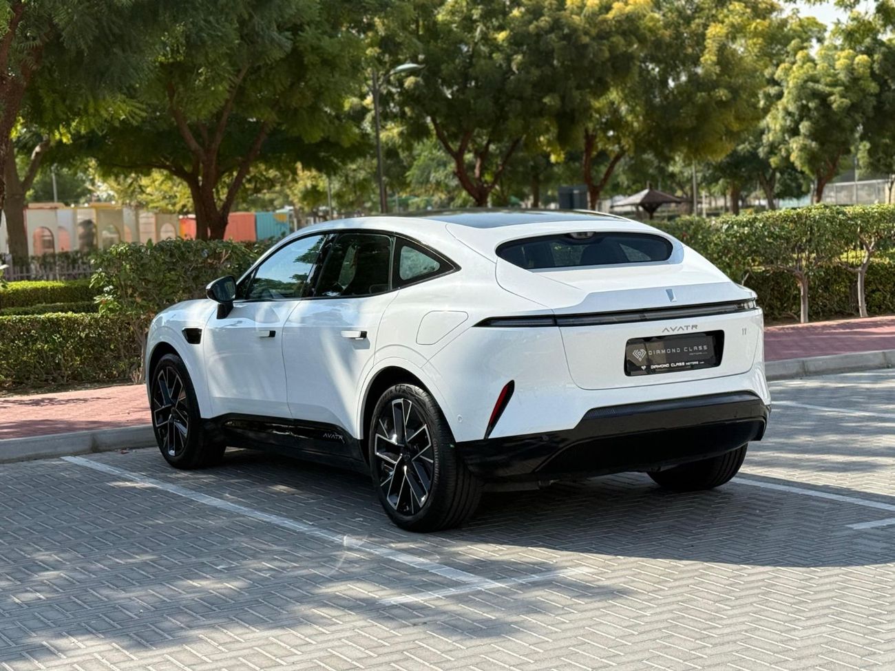 أفاتر 11 Luxury RWD