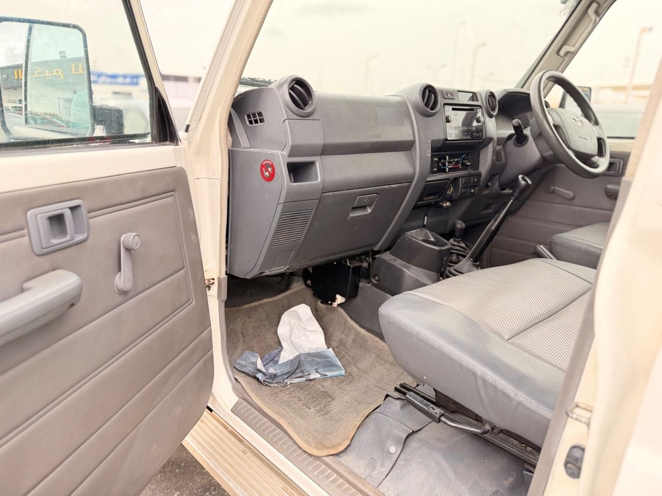 Toyota Land Cruiser 70 LC76 STD