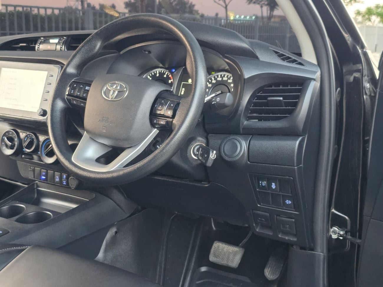 Toyota Hilux DOUBLE CABIN | RHD | 2.8 DIESEL ENGINE | 4WD | AT