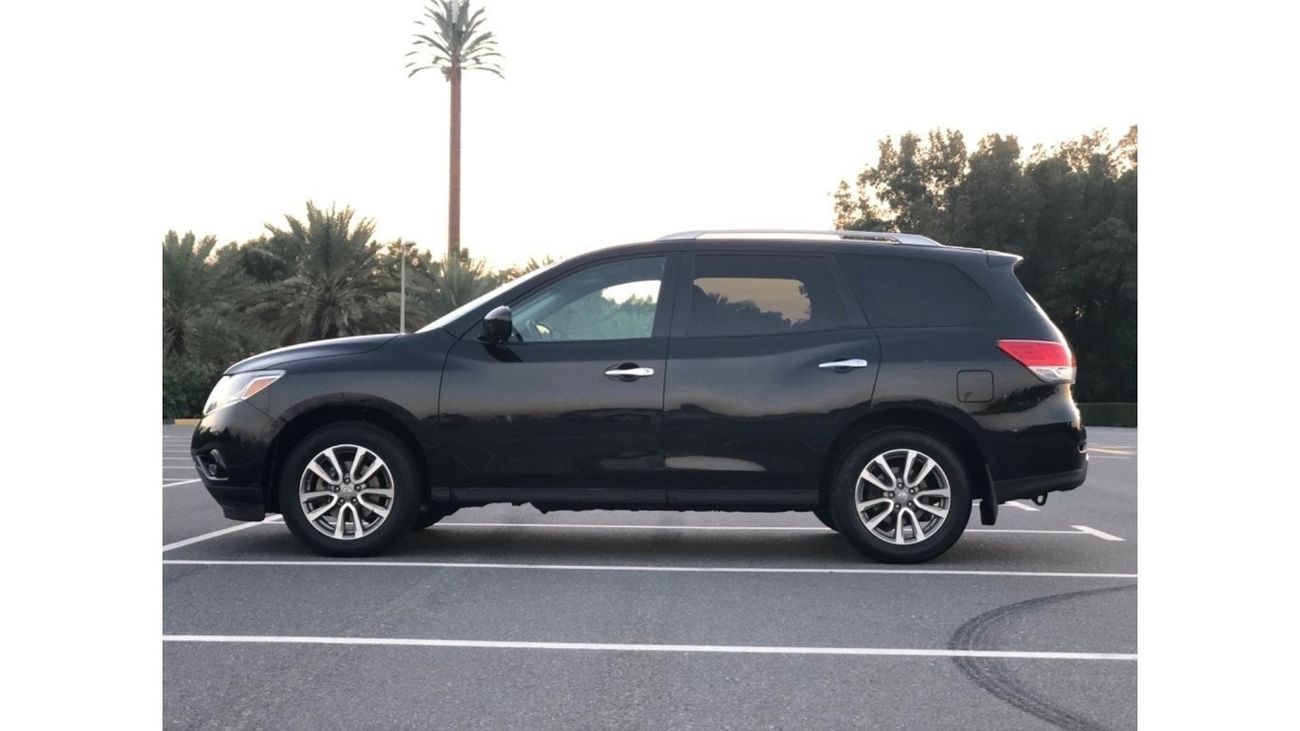 Nissan Pathfinder MODEL 2016 CAR PERFECT CONDITION INSIDE AND OUTSIDE