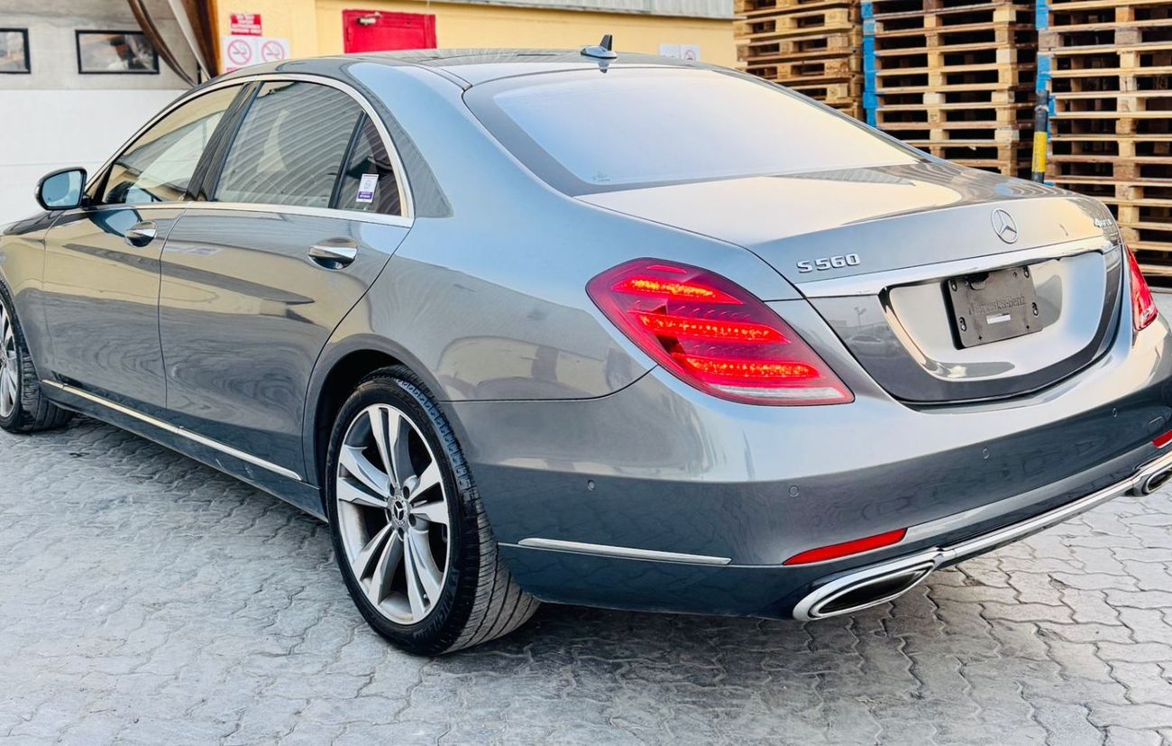 Mercedes-Benz S 560 Std 4.0L (463 HP)