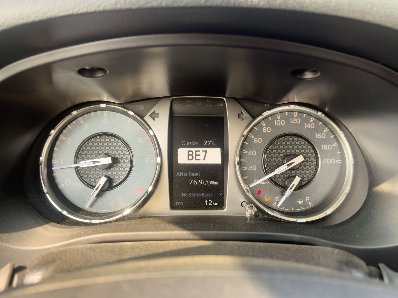 تويوتا هيلوكس EXPORT ONLY - GLS 2.7L 4WD Single Cabin (With Central Diff Lock)