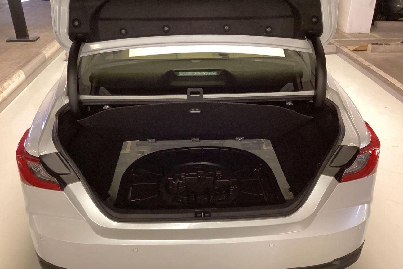 تويوتا كامري XLE | شامل الضمان | 0 ﺪﻔﻋﺓ ﺃﻮﻟﻯ