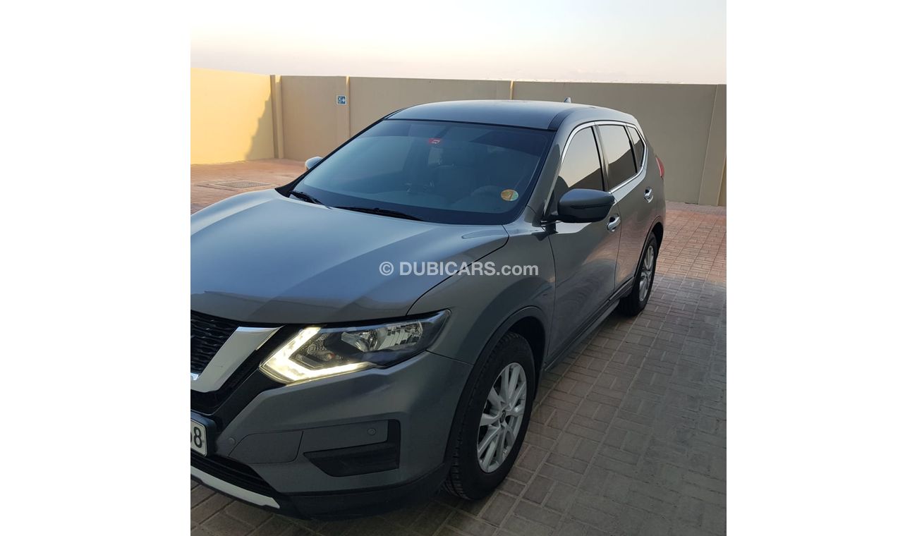 Nissan XTrail Nissan X-Trail S 2.5