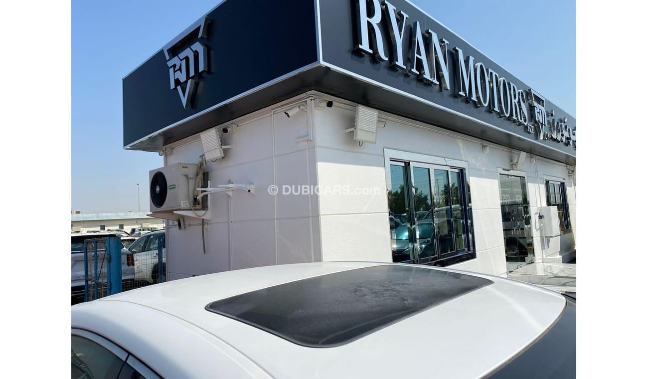 Lexus ES 300 LEXUS ES 300h HYBRID MODEL 2019 WHITE COLOR