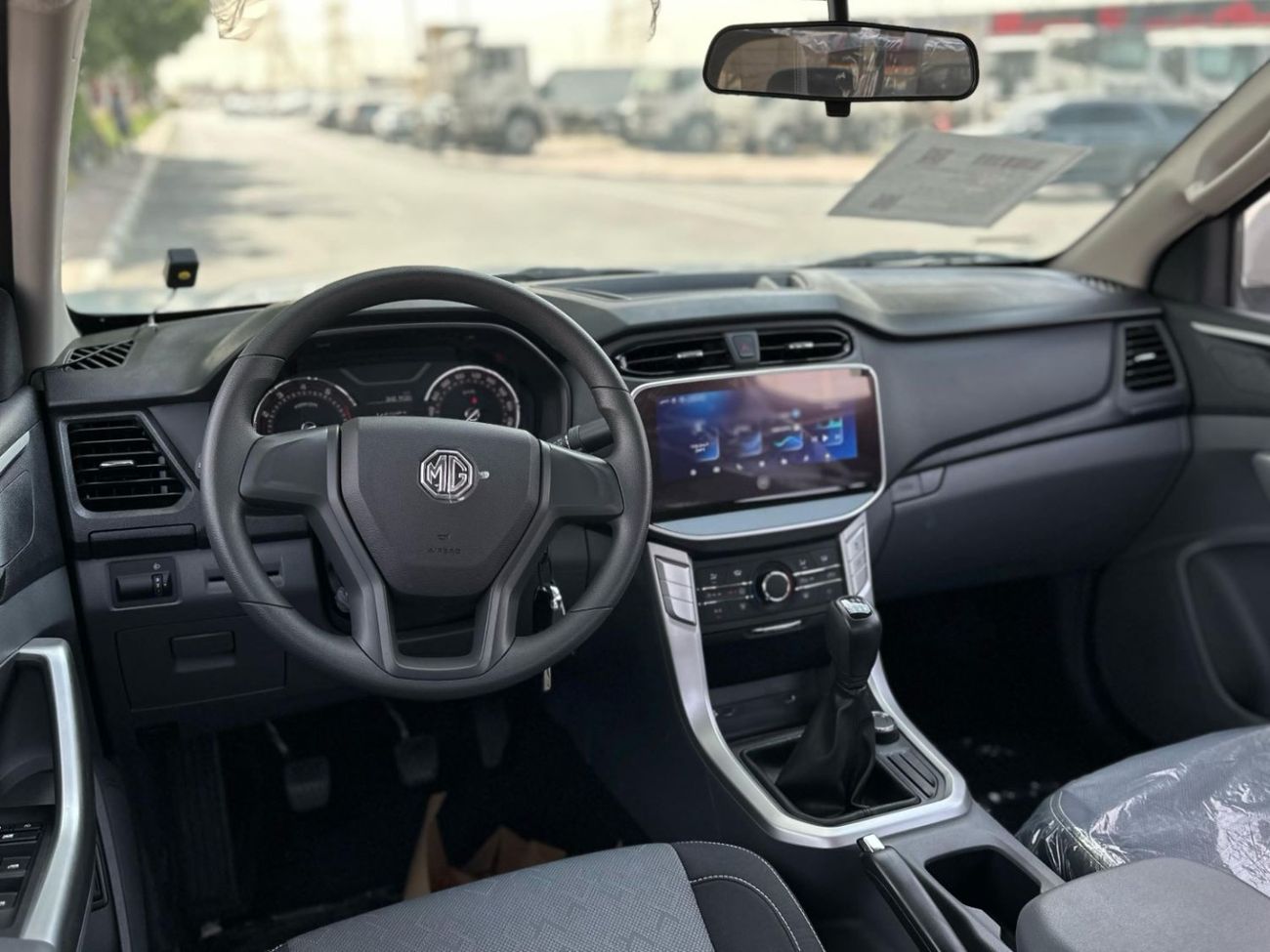 MG T60 2.4L PETROL D/C M/T 4WD