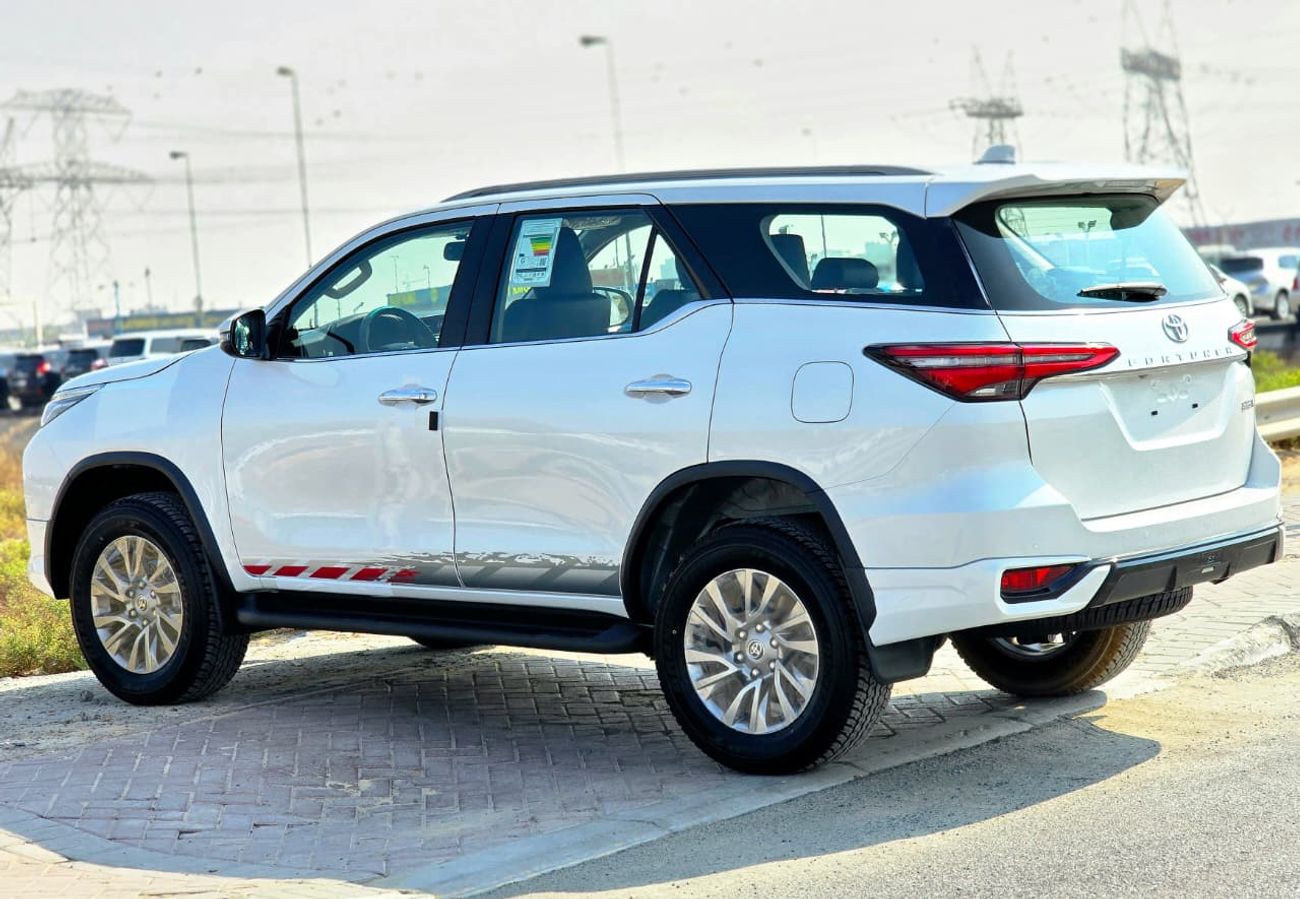 Toyota Fortuner FORTUNER SR5 4.0 - PETROL - 2025 - WHITE INSIDE BLACK - GCC